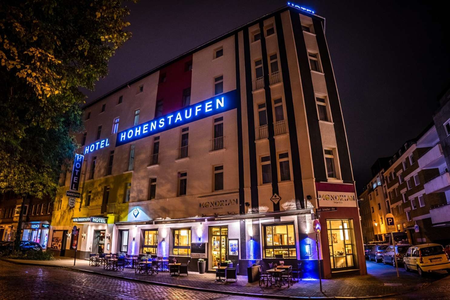 Hotel Hohenstaufen in Koblenz bei Nacht – Treffpunkt der CasinoLounge